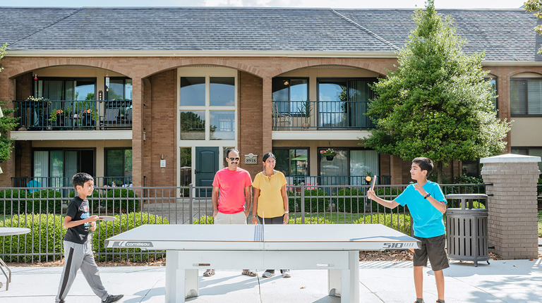 Outdoor ping pong table